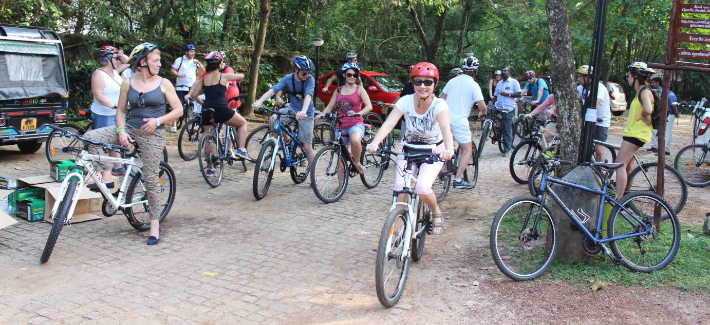 Kochi City Bike Tour - Experience of the local market